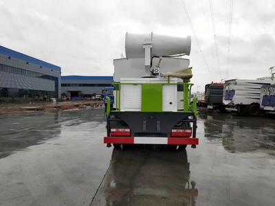 東風(fēng)153抑塵車 城市揚(yáng)塵治理的得力干將
